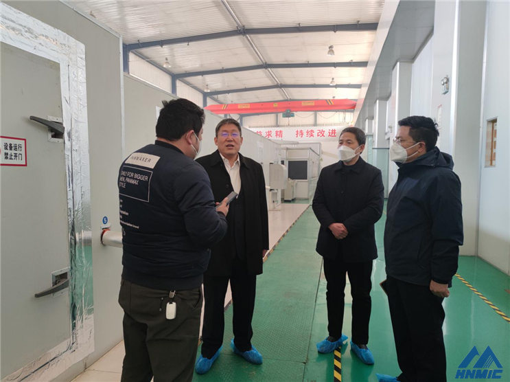 集团公司和义马市领导到天工膜材检查指导安全生产工作
