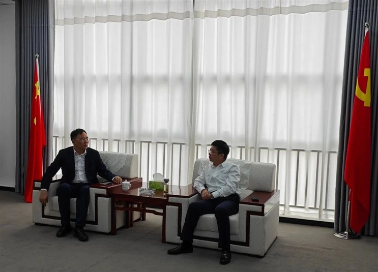 河南资本集团投资公司赴林州红旗渠国家级经济技术开发区洽谈光伏项目